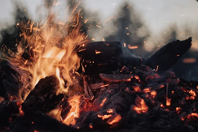Feel.Talk.Be. — Feuer